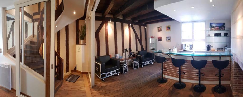 Le Backstage Bourges Exterior photo